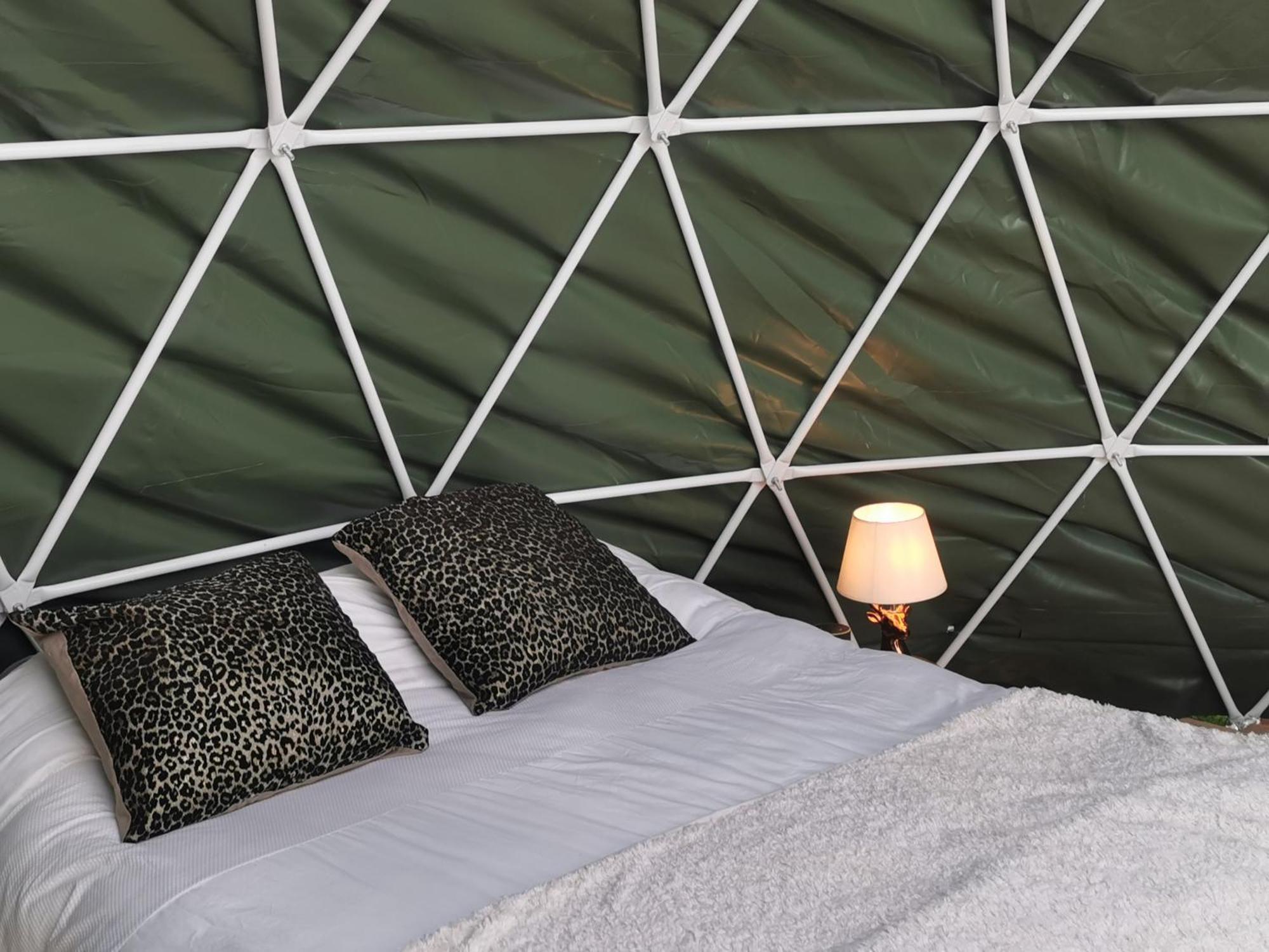 Lincoln Big Green Dome, Hot Tub, Projector, Firepit Washingborough Luaran gambar